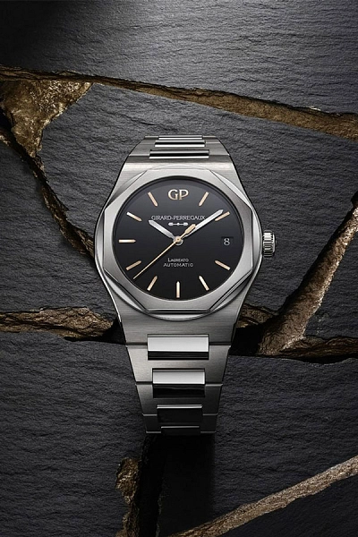 Girard-Perregaux Laureato 42mm Unendlichkeit Edition 81010-11-635-11A
