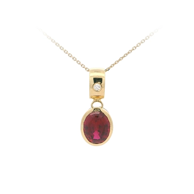 Eleganter Anhänger mit Rubin und Diamant in glatter Goldfassung