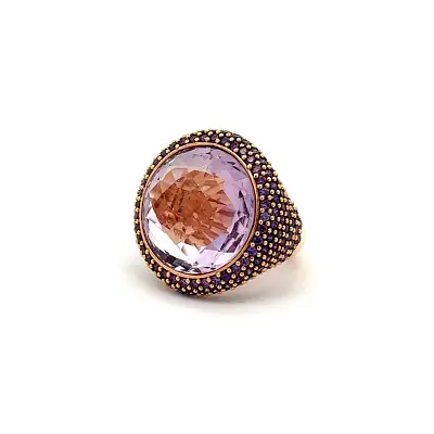 Goldring mit violettem Amethyst
