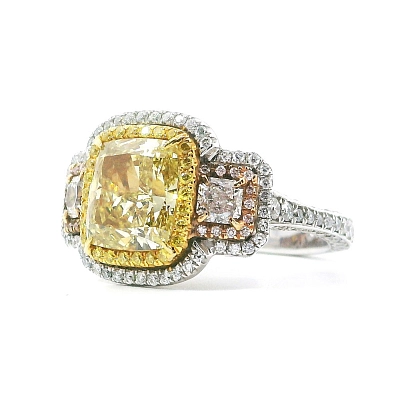 Goldring mit gelbem Fancy-Diamanten
