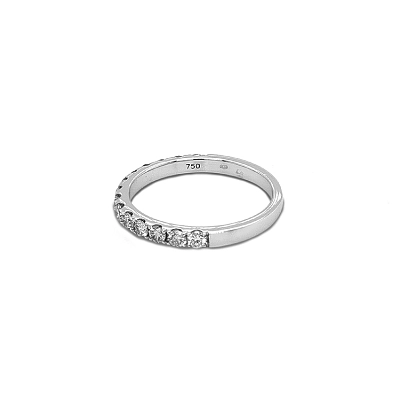 Goldring mit Diamanten
