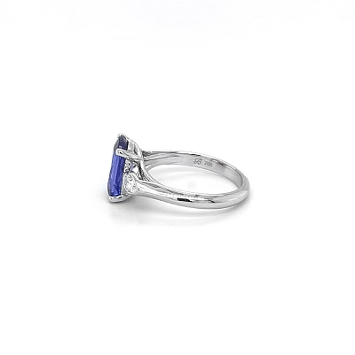 Goldring mit Tansanit und Diamanten