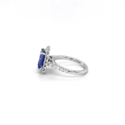 Goldring mit Tansanit und Diamanten