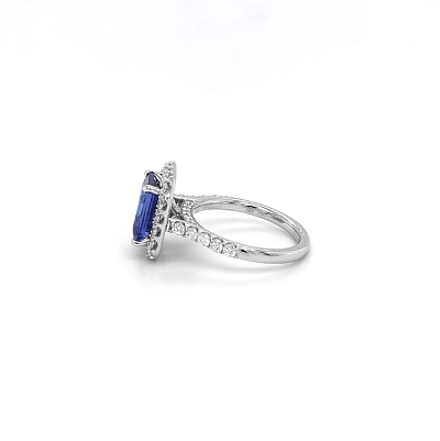 Goldring mit Tansanit und Diamanten