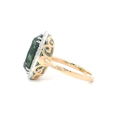 Luxuriöser Ring mit grünem Turmalin und Diamanten