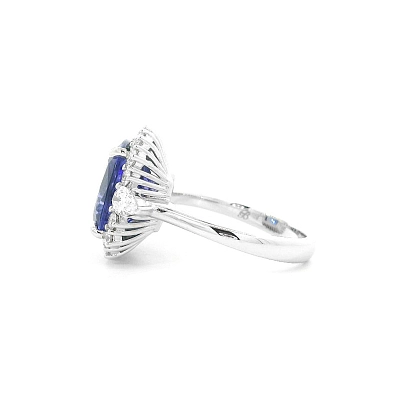 Blue Treasure - Ring mit Tansanit und Diamant Eleganz