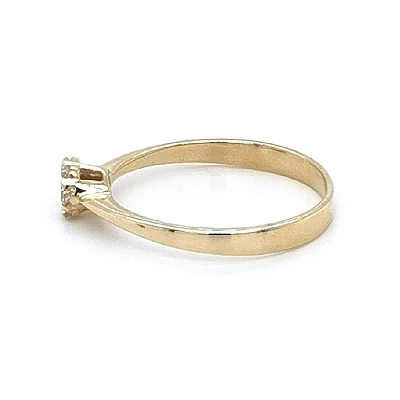 Goldring mit Zirkonen