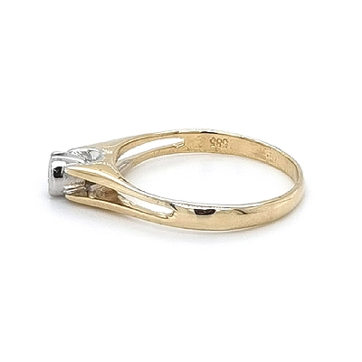 Verlobungsring mit Zirkon aus kombiniertem Gold