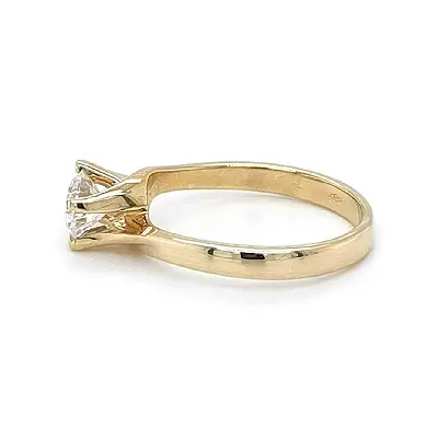 Gold Verlobungsring mit Zirkon
