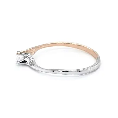 Verlobungsring mit Zirkon aus kombiniertem Gold