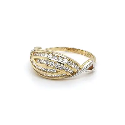 Ring mit Zirkonias in Gold-Kombination
