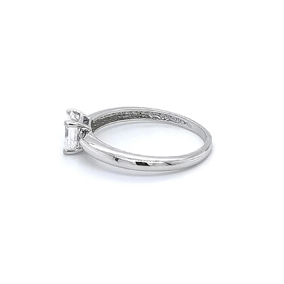 Verlobungsring mit Zirkon aus Weißgold
