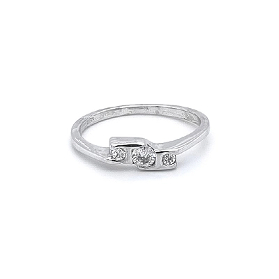 Ring mit Zirkonen aus Weißgold