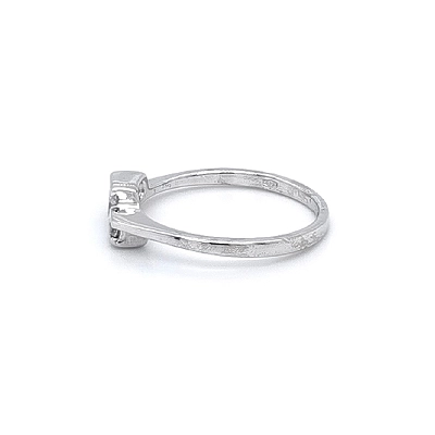 Ring mit Zirkonen aus Weißgold