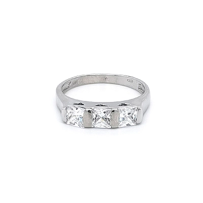 Ring mit Zirkonen aus Weißgold
