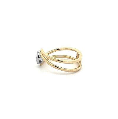 Goldring mit Zirkonen
