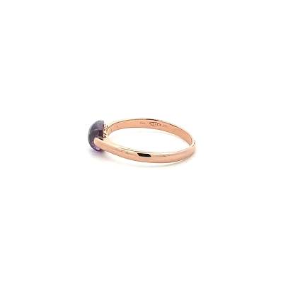 Goldring mit violettem Stein