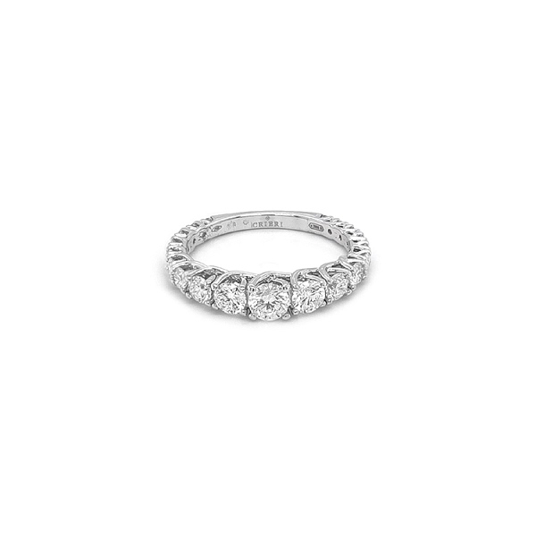 Goldring mit Diamanten