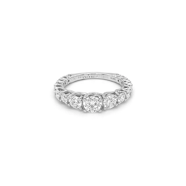 Goldring mit Diamanten