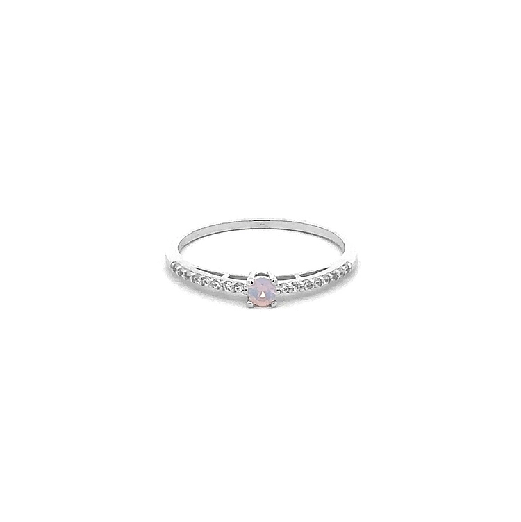 Goldring mit lila Stein