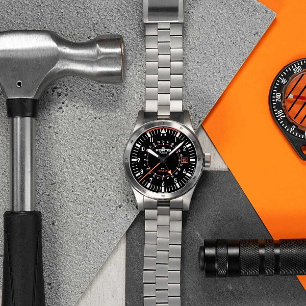 Fortis Flieger F-43 Dreifach-GMT F4260000