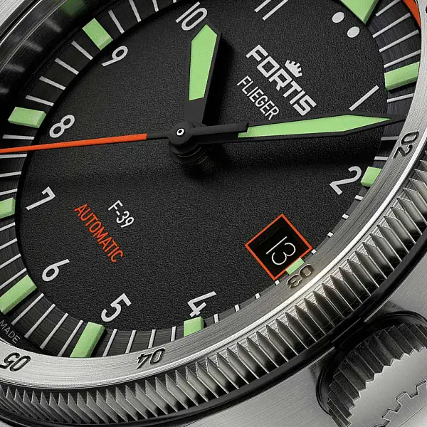 Fortis Flieger F-39 Automatik am Fliegerarmband F4220006