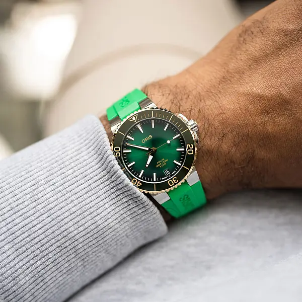 Oris Aquis Date Kaliber 400 01 400 7769 6357-07 4 22 77FC