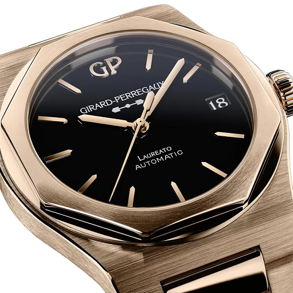 Girard Perregaux Laureato 42 mm 81010-52-3118-1CM