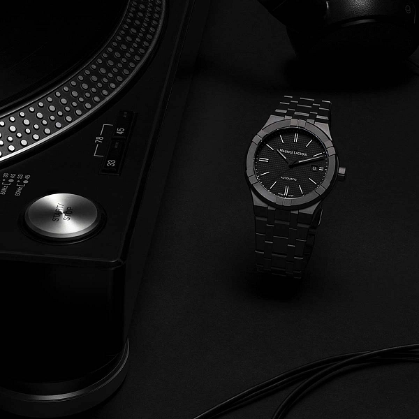 Maurice Lacoix Aikon Automatik Keramik 42mm AI6008-CRM22-330-2