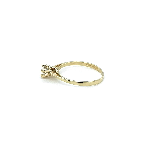 Gold Verlobungsring mit Zirkon
