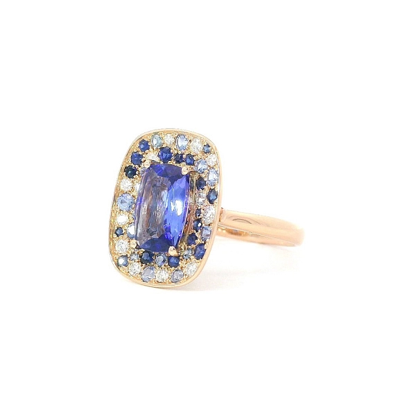 Farbige Harmonie von Tansaniten, Saphiren und Diamanten in Roségold