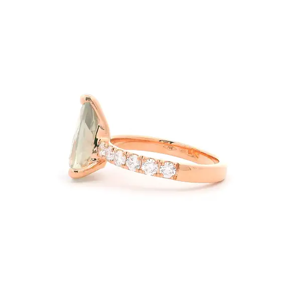 Ring aus 18kt Roségold mit Turmalin und Diamanten
