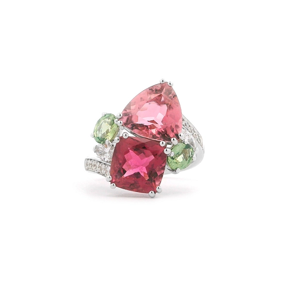 Ring aus 18kt Weißgold mit Turmalinen, Saphiren und Diamanten