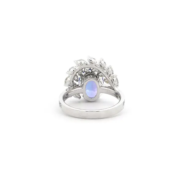 Weißgoldring mit Tansanit und Diamanten in Blattform