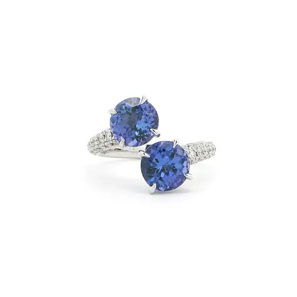 Weißgoldring mit zwei Tansaniten und Diamanten