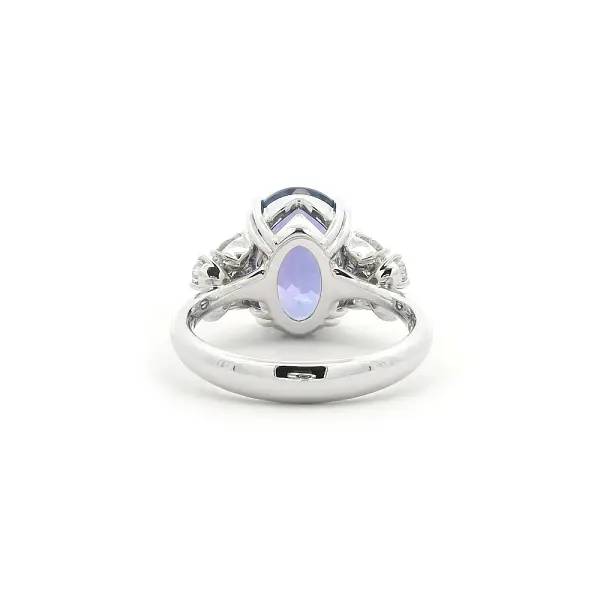 Weißgoldring mit Tansanit und Diamanten