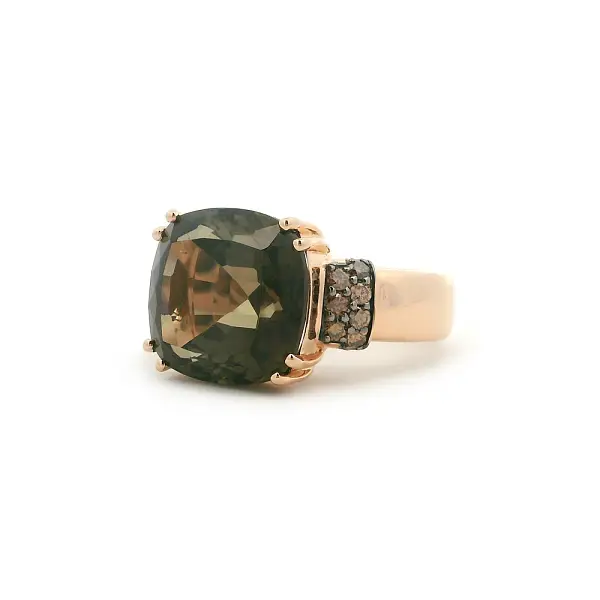 Ring aus Roségold mit grünem Turmalin und braunen Diamanten