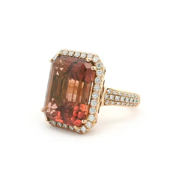 Ring aus Roségold mit rosa Turmalin und Diamanten
