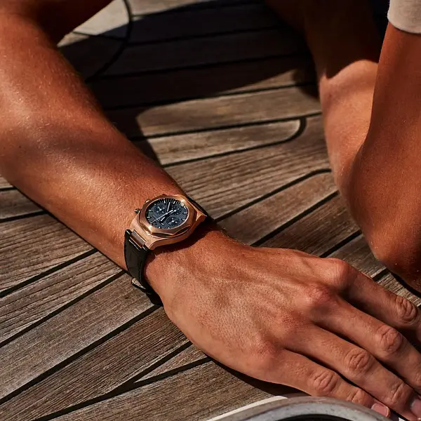 Girard-Perregaux Laureato Chronograph 42 mm 81020-52-432-BB4A