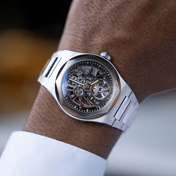Girard-Perregaux Laureato Skeleton 81015-11-001-11A