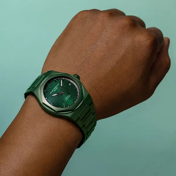 Girard-Perregaux Laureato 42mm Grüner Keramik Aston Martin Edition 81010-32-3081-1CX