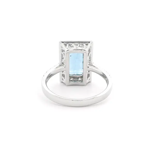 Weißgoldring mit Aquamarin und Diamanten