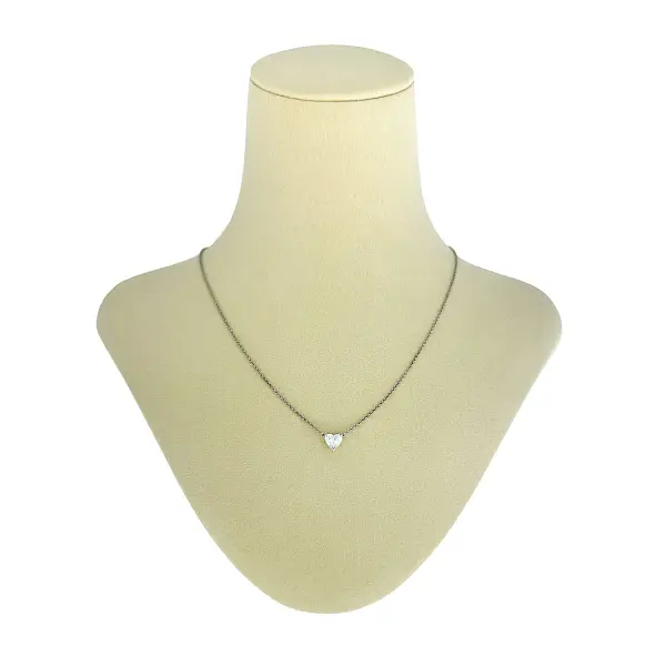 Weißgold-Halskette mit herzförmigem Diamanten