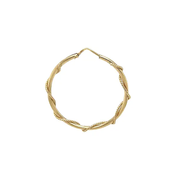 Goldene Creolen mit gedrehtem Design