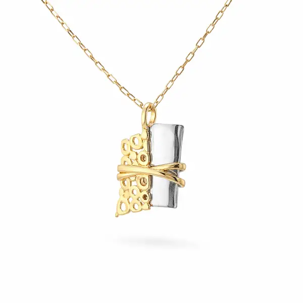 Goldanhänger mit Filigranmuster