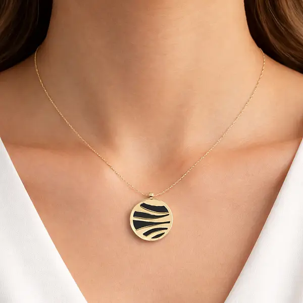 Exklusive Goldkette mit schwarzem Onyx