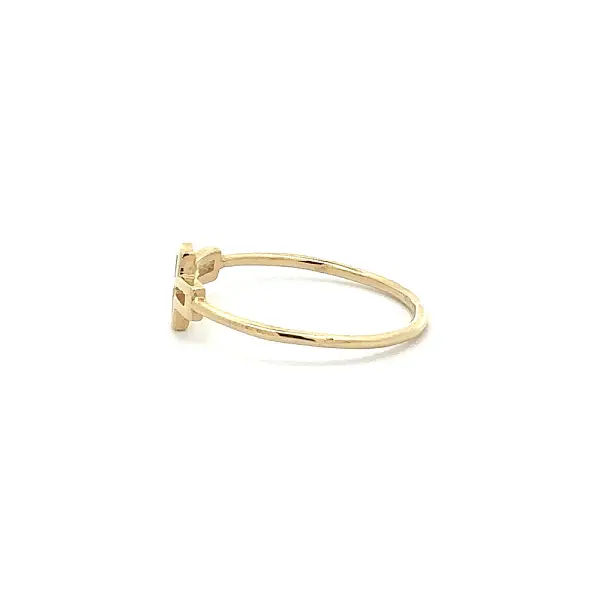 Goldener minimalistischer Ring mit Kreuzmotiv