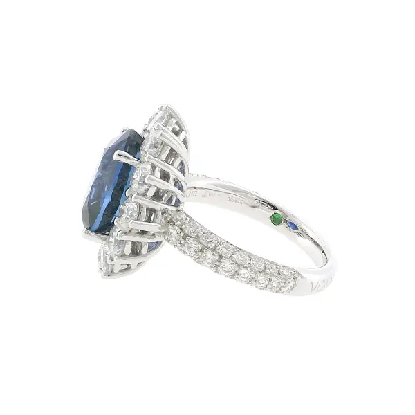 Goldring mit Saphir und Diamanten