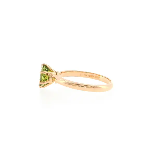 Ring aus 18 kt Roségold mit Peridot 1,35 ct