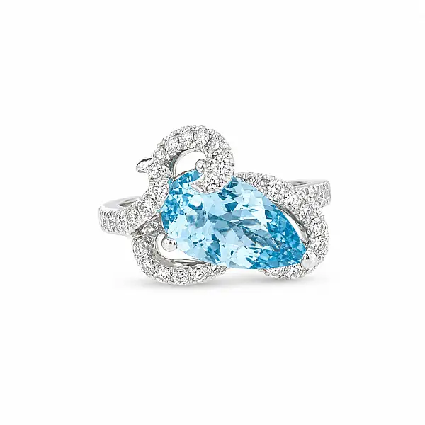 Ring aus Weißgold mit Aquamarin und Diamanten